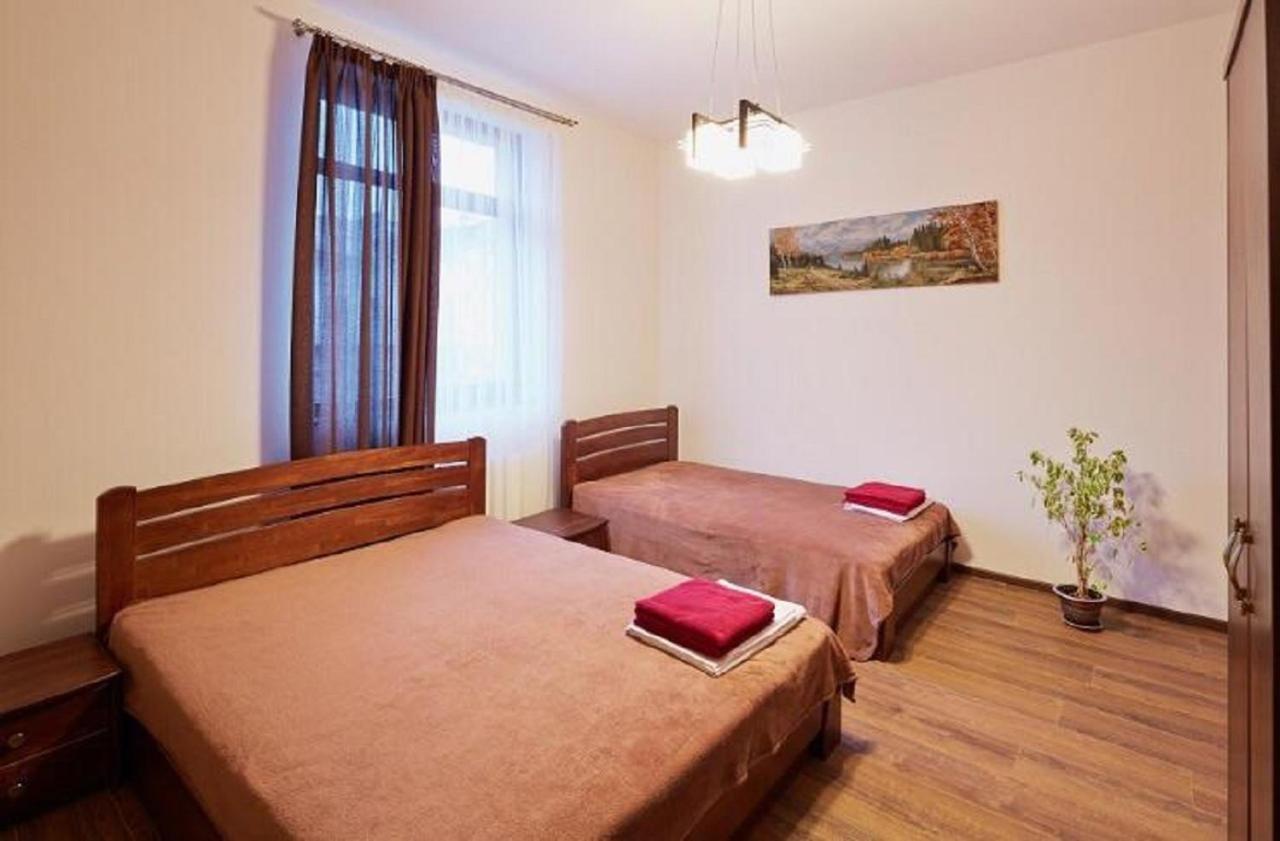 Apartment On Lychakivska Lviv Exterior photo